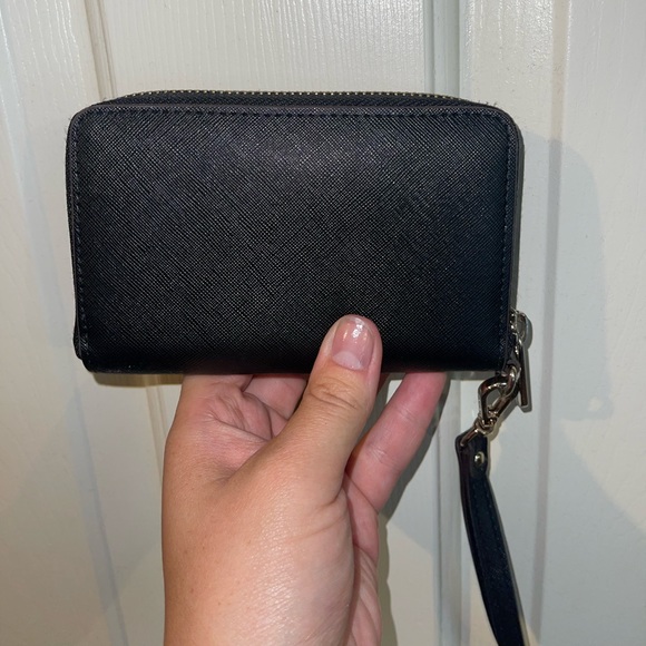 Black Michael Kors wallet/wristlet - Picture 2 of 5